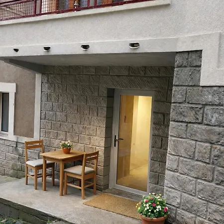D'etape A La Maison - Sur Le Gr 65 -saint D'olt ホステル